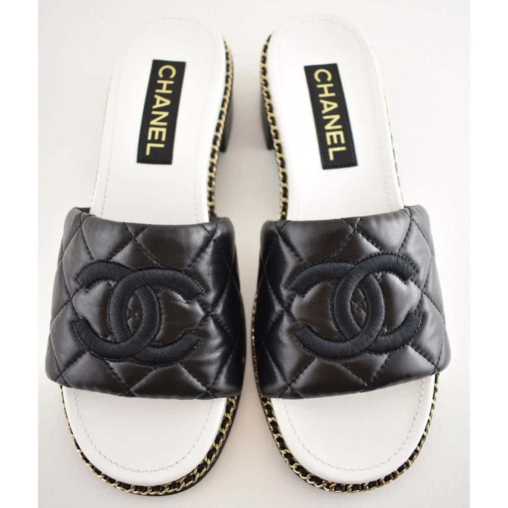 Chanel 25P Black Quilted Leather Chain CC Logo Mule Slide Sandal Block Heel 38.5
